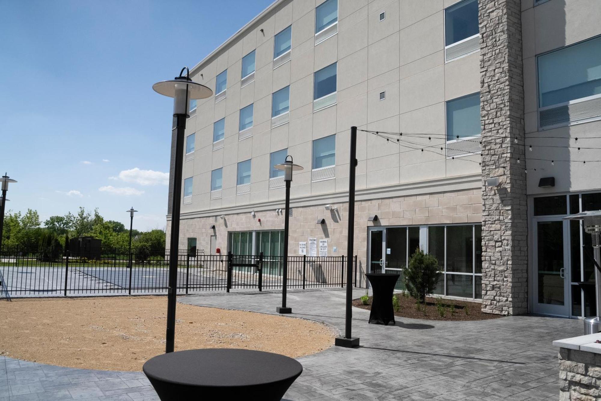 Holiday Inn Express & Suites Chicago Schaumburg By Ihg Екстер'єр фото