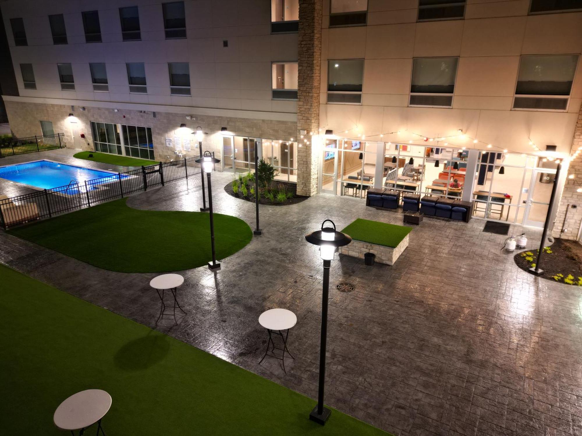 Holiday Inn Express & Suites Chicago Schaumburg By Ihg Екстер'єр фото